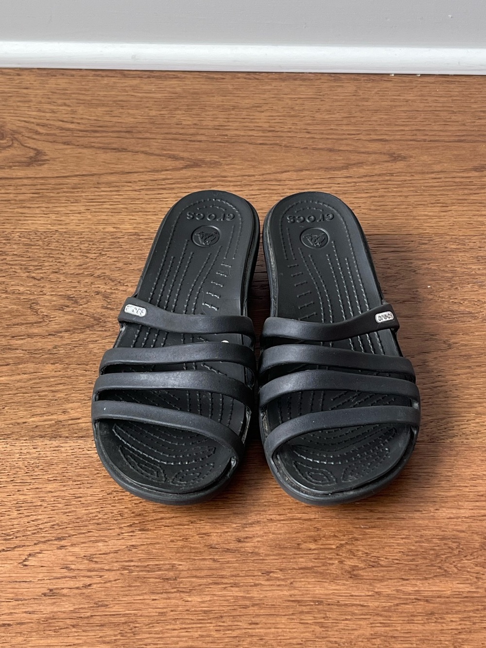 Crocs Rhonda Strappy Slip-On Comfort Wedge Sandals Women’s Size 7 Black